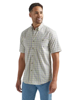 Wrangler Men's Wear Short Sleeve Wrinkle Resist Plaid Button Shirt